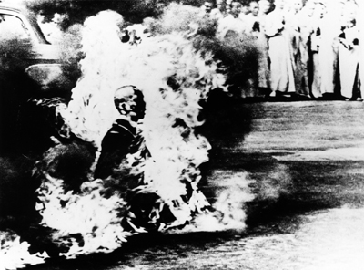 Unforgettable photo of monk who set himself on fire to protest the Diem government in South Vietnam.